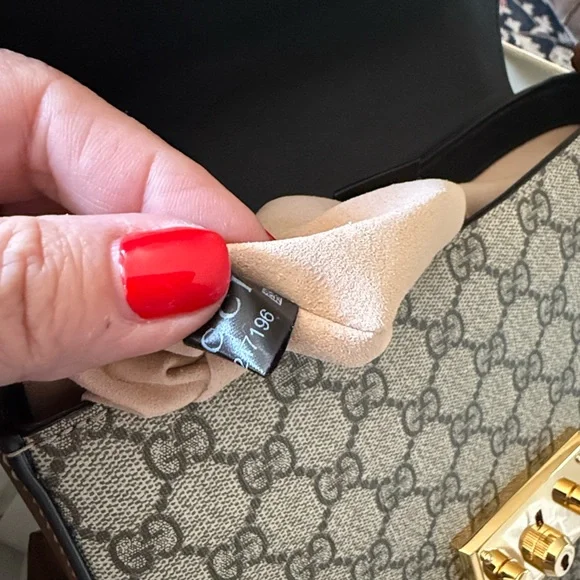 Authentic Gucci Supreme Padlock Crossbody Bag NWOT Reasonable offers welcome - Picture 10 of 14